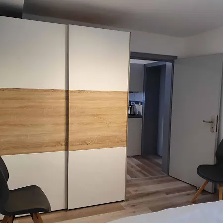 Fachwerkhäuschen *